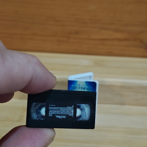 Little Mermaid VHS Case Zuru 5 Surprise Disney Mini Brand Disney SERIES 3 Micro - Picture 2 of 7